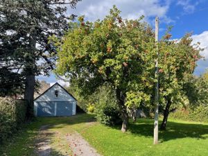 Garden and garage- click for photo gallery